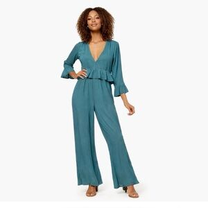 NWT O'Neill Teal Ruffle
Jumpsuit Small Bryan
Wide Leg Boho Flowy